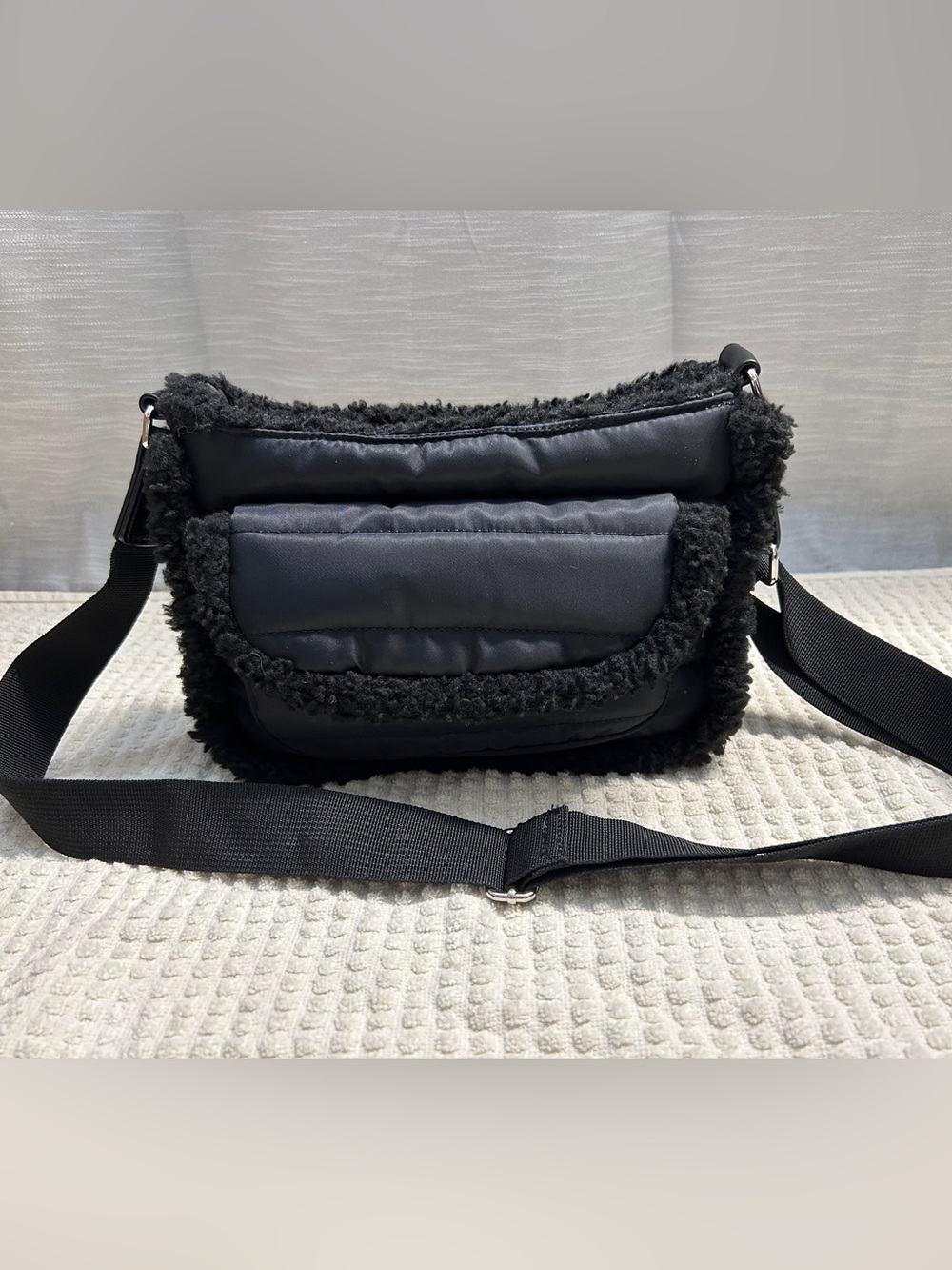 Aspen Black Puffer Crossbody Bag Sherpa Trim Quilted Nylon Messenger Small S
